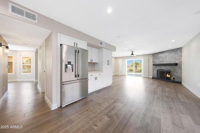 7535 W Kimberly Way, Glendale, AZ 85308 - kitchen featuring stainless steel fridge with ice dispenser, wood finished floors, baseboards, a ceiling fan, and recessed lighting
