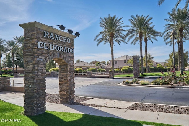 view of community / neighborhood sign