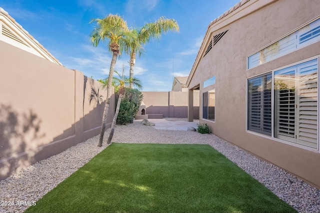 view of yard with a patio