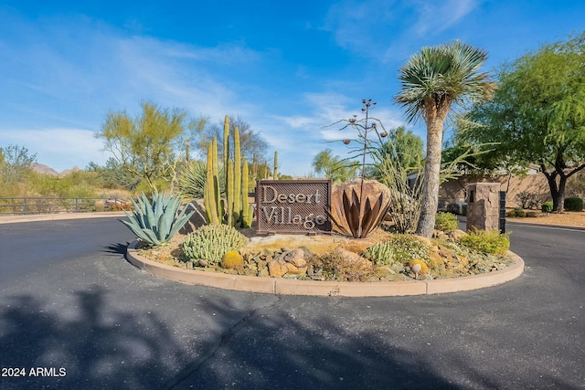 view of community / neighborhood sign