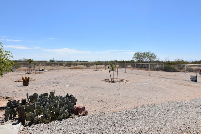 view of yard featuring a rural view