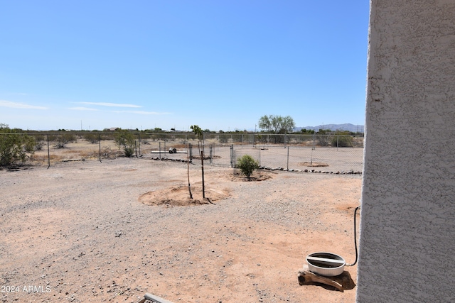 view of yard featuring a rural view