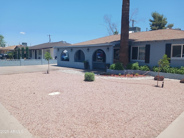 5539 N 31st Ln, Phoenix, AZ 85017 - ranch-style house featuring driveway