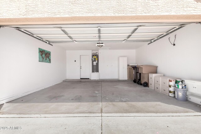 8648 W Fargo Dr, Peoria, AZ 85382 - garage featuring a garage door opener