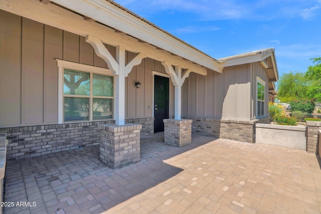 1336 E Belmont Ave, Phoenix, AZ 85020 - property entrance with board and batten siding