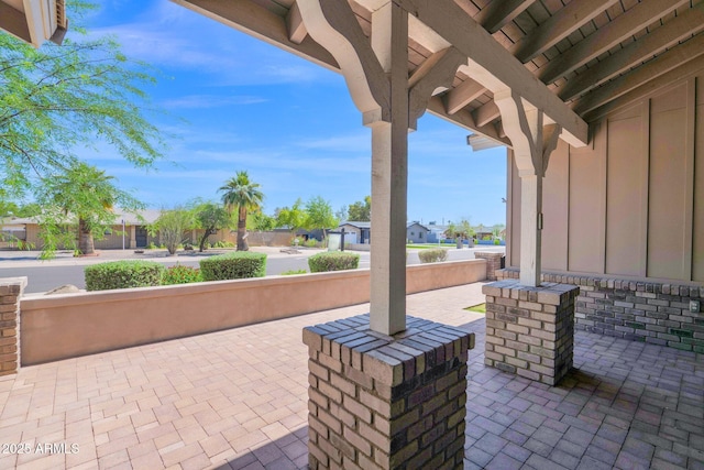 1336 E Belmont Ave, Phoenix, AZ 85020 - view of patio with a residential view