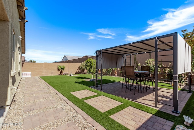 view of yard featuring a patio area and a pergola