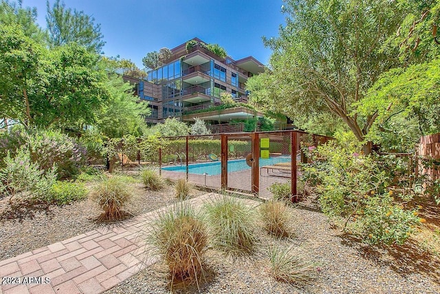 view of swimming pool