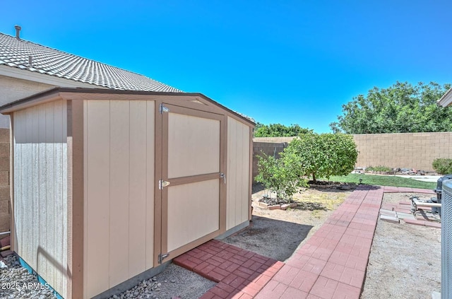 11580 N 86th Ln, Peoria, AZ 85345 - view of shed with a fenced backyard