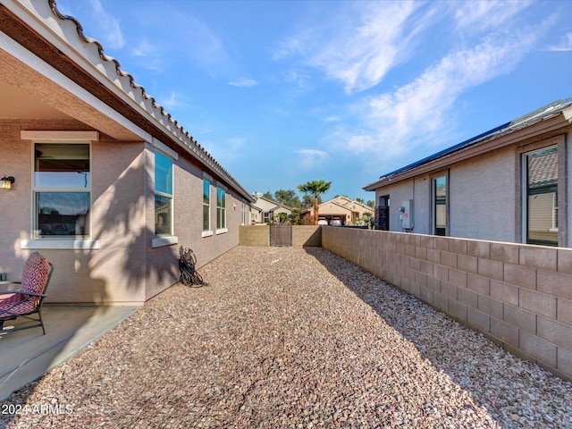 view of yard featuring a patio area