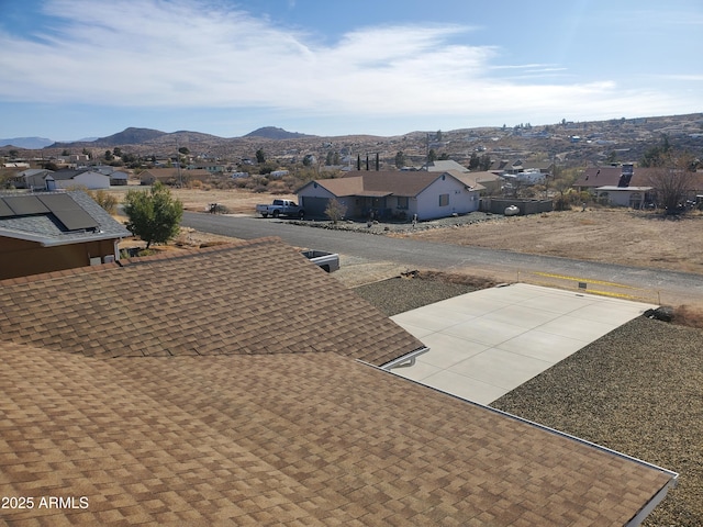 bird's eye view with a mountain view