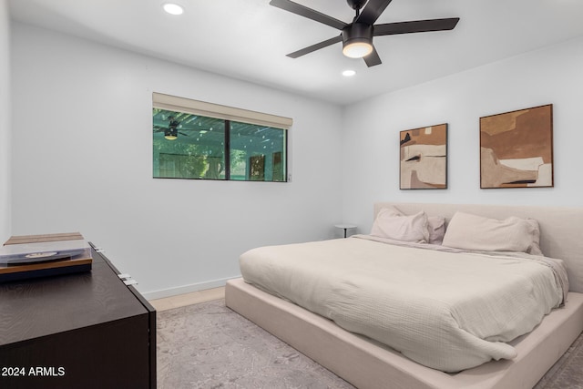 bedroom featuring ceiling fan