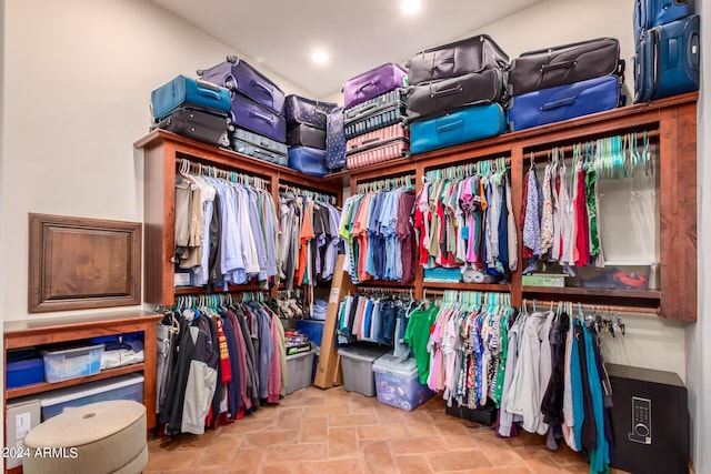 view of spacious closet