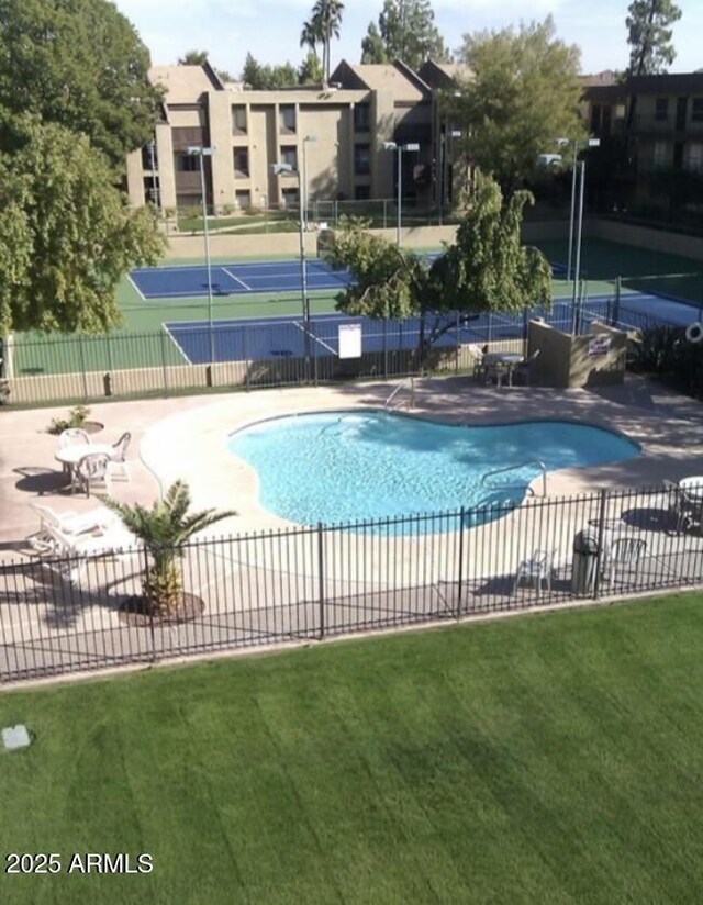 461 W Holmes Ave Unit 180, Mesa, AZ 85210 - community pool with a patio area