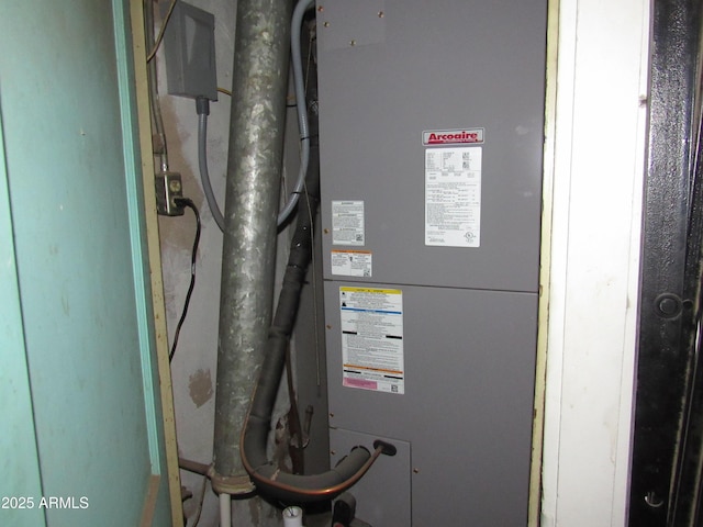 2045 S 6th Ave, Phoenix, AZ 85003 - utilities with heating unit