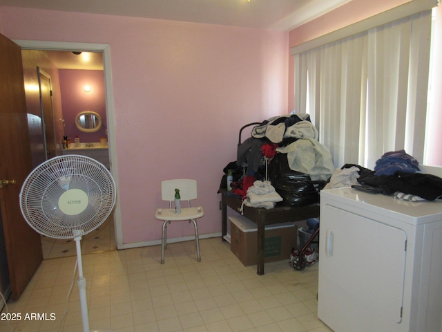 2045 S 6th Ave, Phoenix, AZ 85003 - laundry room featuring washer / clothes dryer