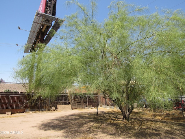 2045 S 6th Ave, Phoenix, AZ 85003 - view of yard