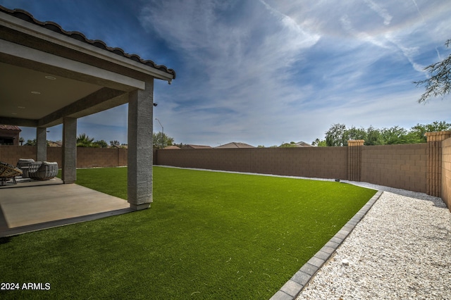 view of yard with a patio