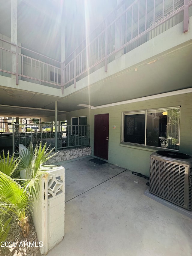 1702 W Tuckey Ln Unit 116, Phoenix, AZ 85015 - view of patio