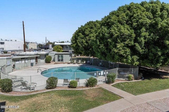 1702 W Tuckey Ln Unit 116, Phoenix, AZ 85015 - community pool with a patio area