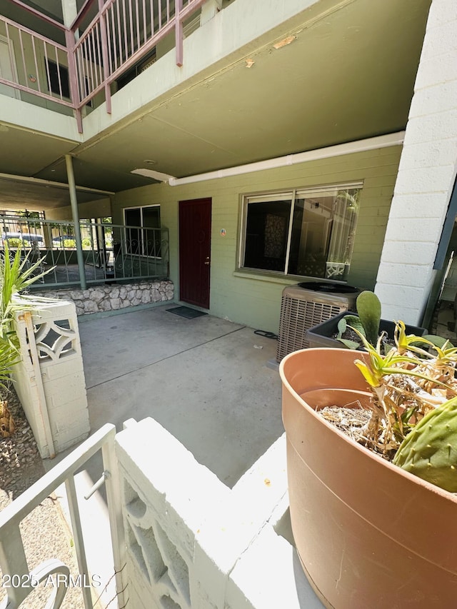 1702 W Tuckey Ln Unit 116, Phoenix, AZ 85015 - view of patio / terrace
