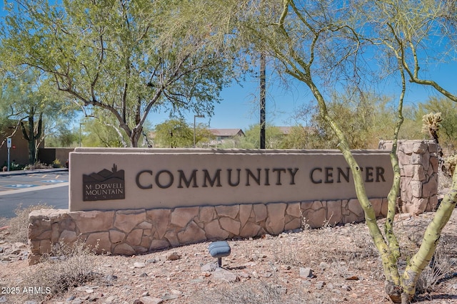 view of community / neighborhood sign