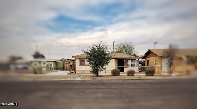 view of front of house with a fenced front yard