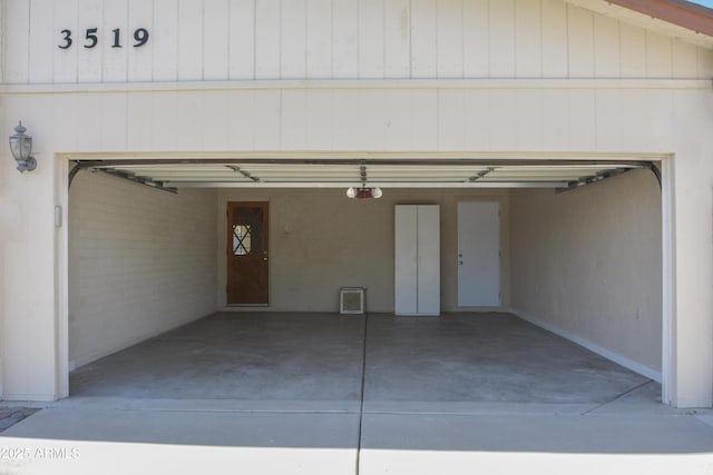 3519 W Libby St, Glendale, AZ 85308 - garage featuring a garage door opener