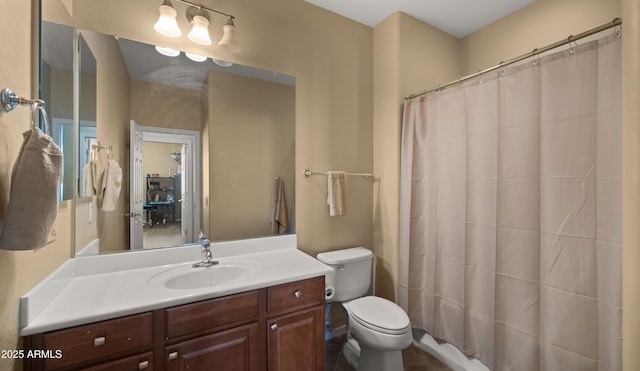 full bath with vanity, toilet, and a shower with shower curtain