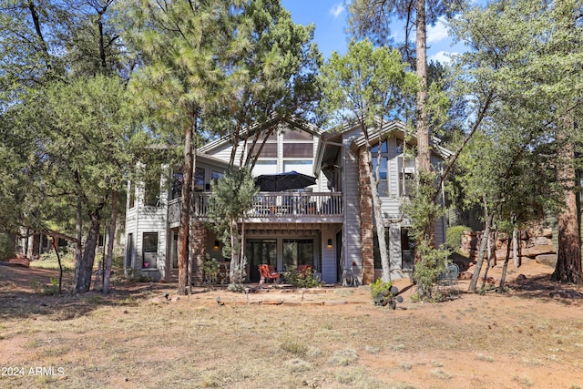 view of front of property featuring a deck