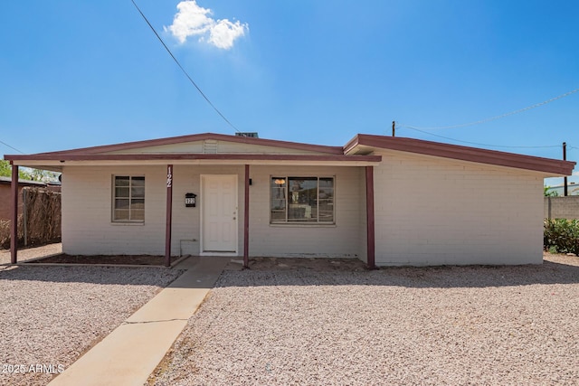122 N 5th St, Avondale, AZ 85323 - single story home with brick siding