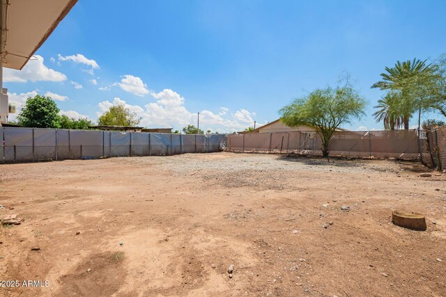122 N 5th St, Avondale, AZ 85323 - view of yard