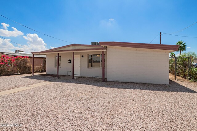 122 N 5th St, Avondale, AZ 85323 - view of front facade with concrete block siding