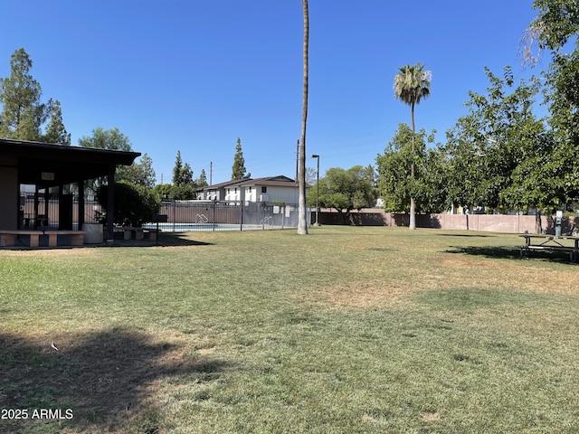 924 S Hacienda Dr Unit C, Tempe, AZ 85281 - view of yard