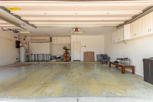 8256 W Bloomfield Rd, Peoria, AZ 85381 - garage featuring water heater