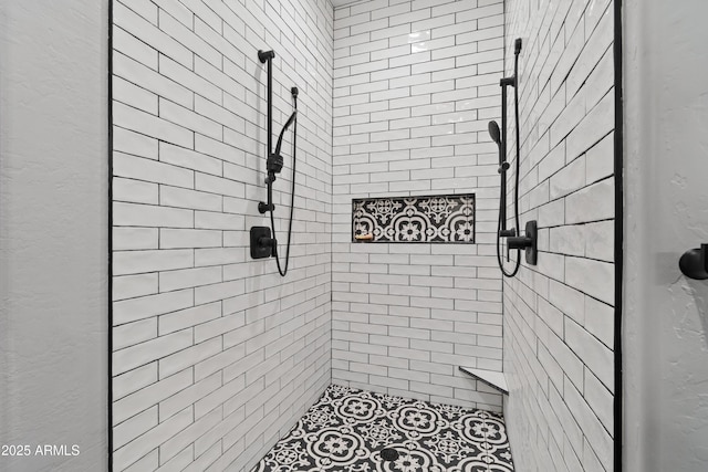 1305 N 22nd Ave, Show Low, AZ 85901 - bathroom featuring a tile shower