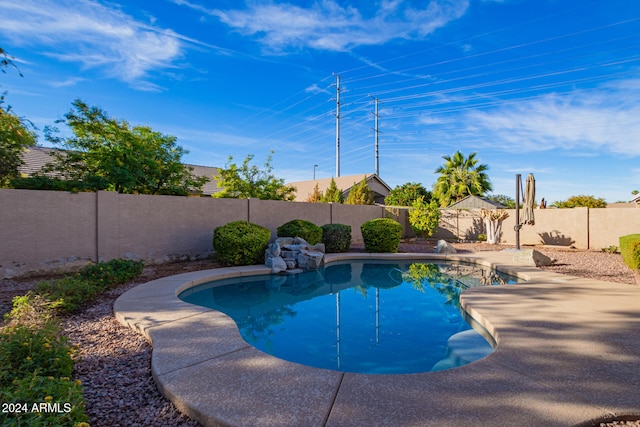 view of swimming pool