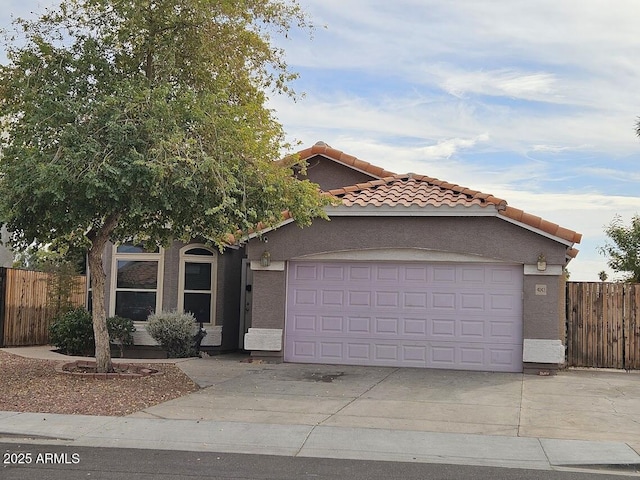 view of front facade featuring a garage