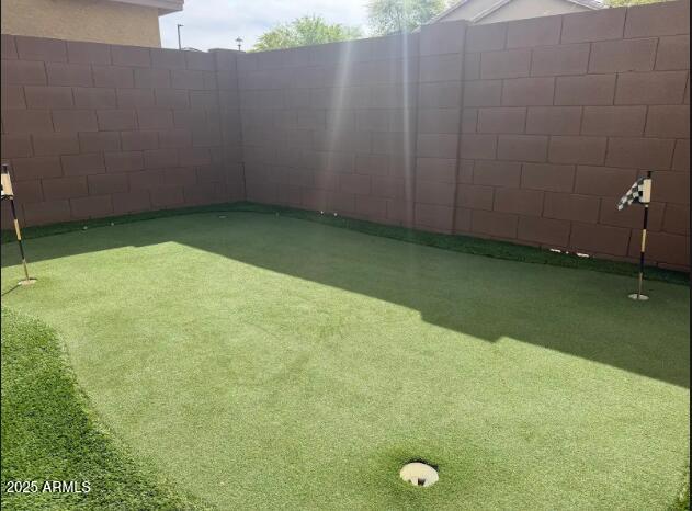 9621 N 82nd Ln, Peoria, AZ 85345 - view of yard with a putting area