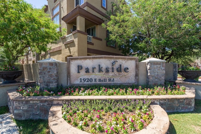 view of community / neighborhood sign