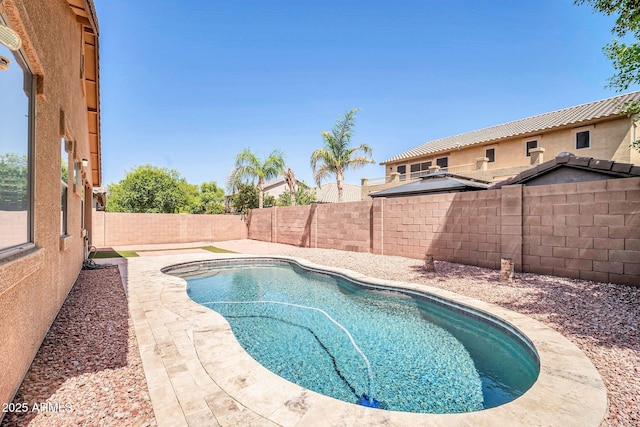 11318 W Monte Vista Rd, Avondale, AZ 85392 - view of swimming pool with a fenced backyard