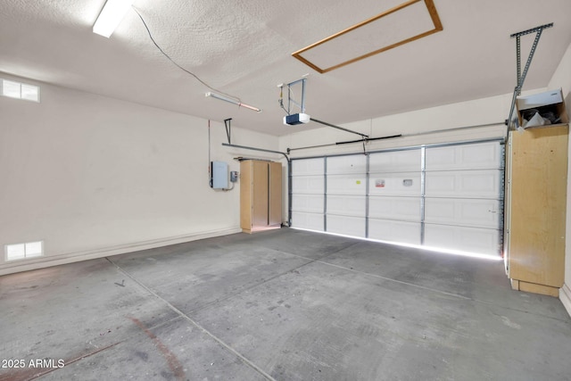 11318 W Monte Vista Rd, Avondale, AZ 85392 - garage featuring a garage door opener