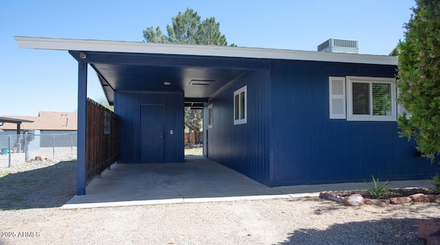 4905 E Horseshoe Ln, Cottonwood, AZ 86326 - exterior space featuring a carport, central AC, and fence