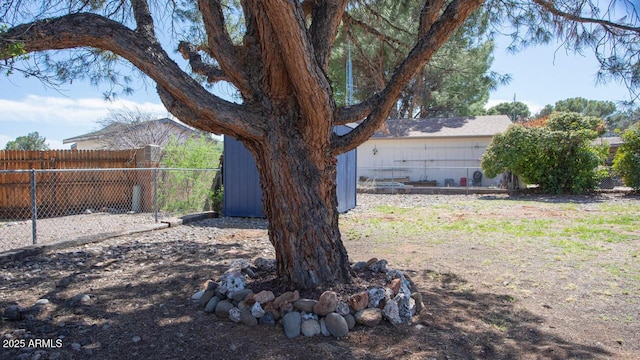4905 E Horseshoe Ln, Cottonwood, AZ 86326 - view of yard featuring fence