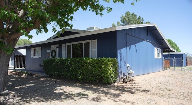 4905 E Horseshoe Ln, Cottonwood, AZ 86326 - view of side of property with fence and cooling unit