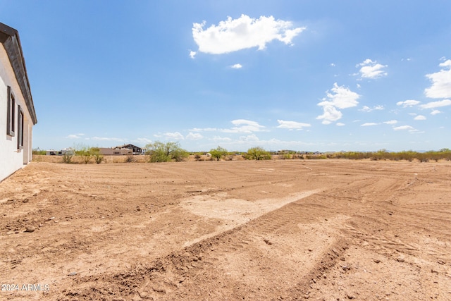 view of yard featuring a rural view