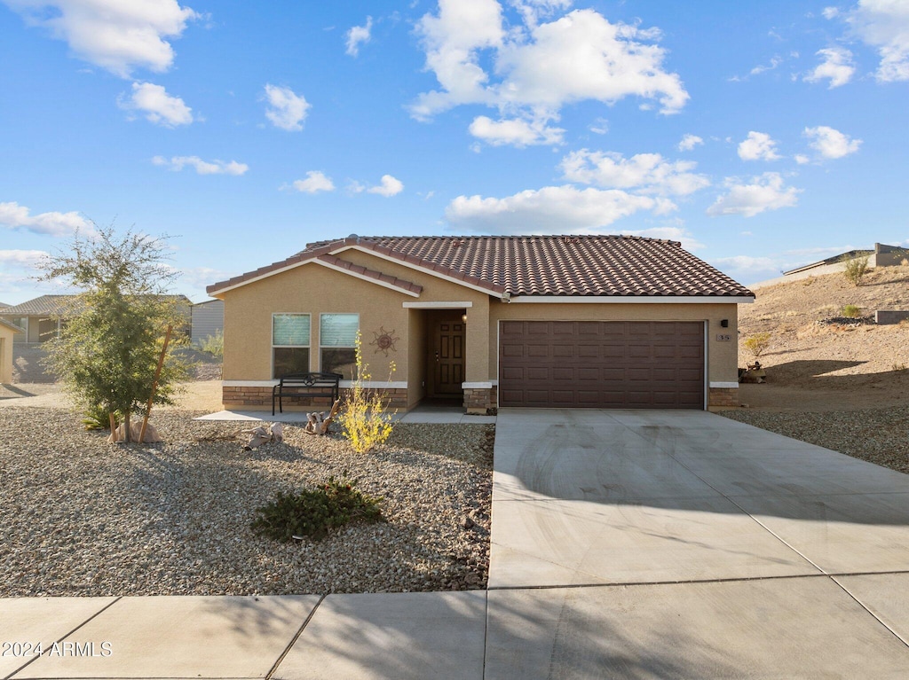 view of front of house featuring a garage