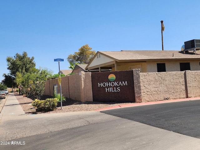 view of community / neighborhood sign