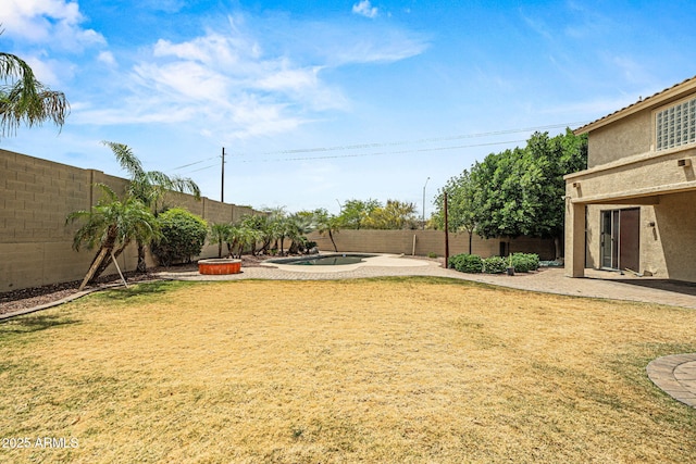 6245 W Maya Dr, Phoenix, AZ 85083 - view of yard with a patio area