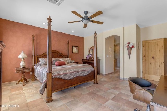 bedroom with ceiling fan